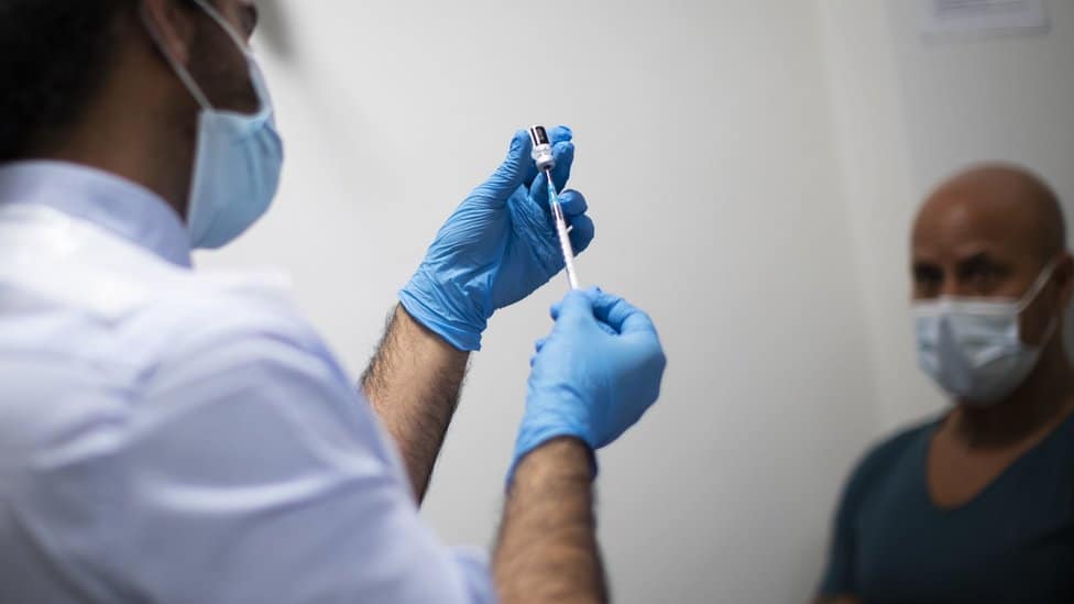 Korona virus: U Srbiji preminulo još 39 ljudi, novi soj se u Britaniji širi „zastrašujuće lako” Korona virus: U Srbiji preminulo još 39 ljudi, novi soj se u Britaniji širi „zastrašujuće lako”