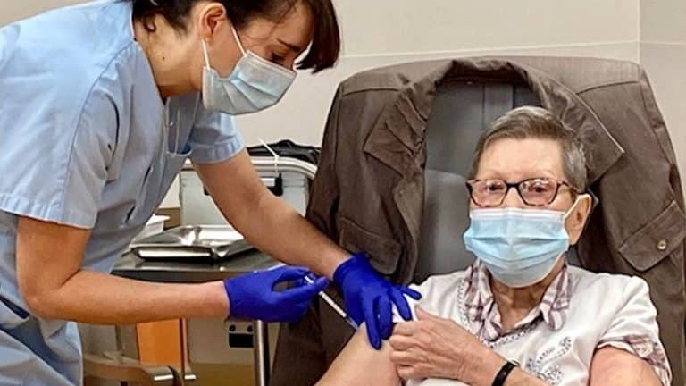 Korona virus: U Srbiji još 34 preminulih, Britanija odobrila i vakcinu Moderne