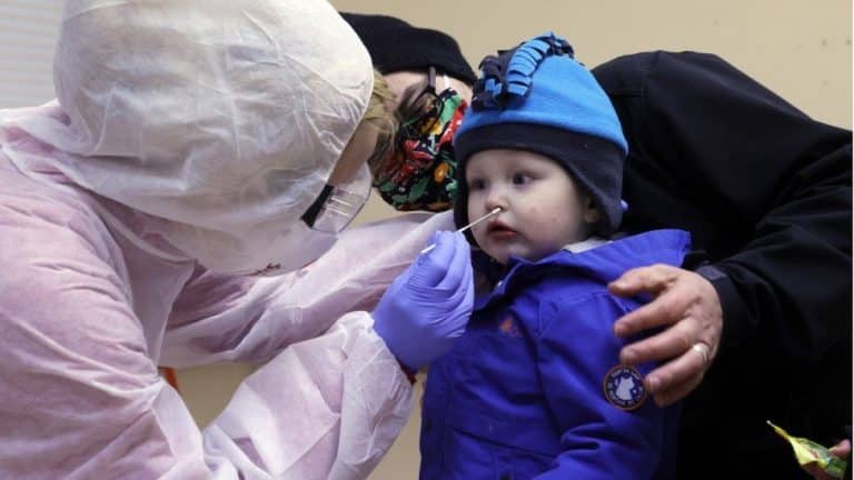 Korona virus: Još 22 preminulih, stigla kineska vakcina, a Indija pokreće najveći program vakcinacije na svetu