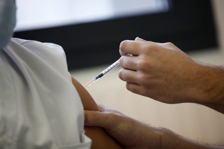 Dva miliona doza ruske vakcine „sputnjik“ stižu u Srbiju, potvrdili su RTS-u Vladi Srbije.