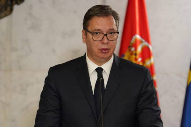 Vučić: „Usvojićemo zakon o roditeljima negovateljima, mesečna naknada 65.000 dinara uz uplaćene doprinose” (VIDEO)