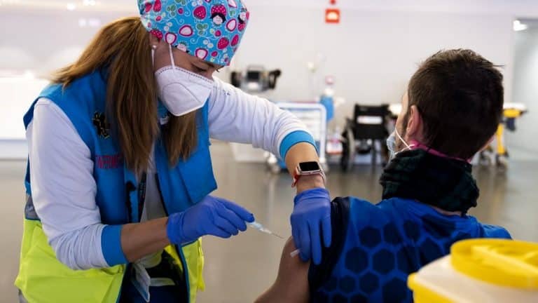 Korona virus i EU: Digitalni sertifikati o vakcinisanju kao mogući uslov za putovanja