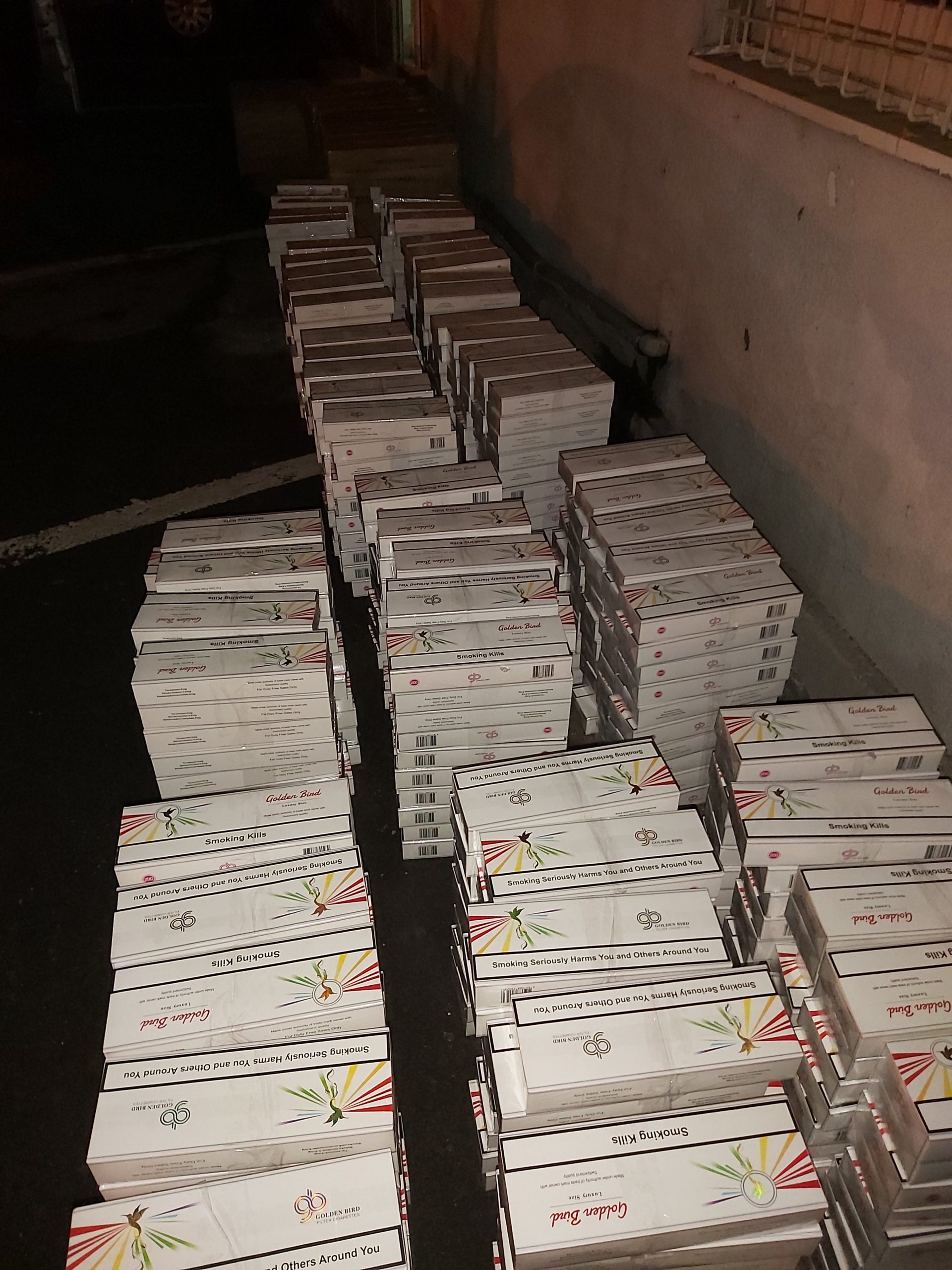 Policija zaplenila 9.000 paklica cigareta