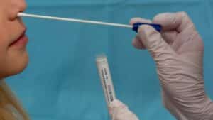Korona virus: U Srbiji više od 4.100 zaraženih, širenje novih sojeva zabrinjava svet