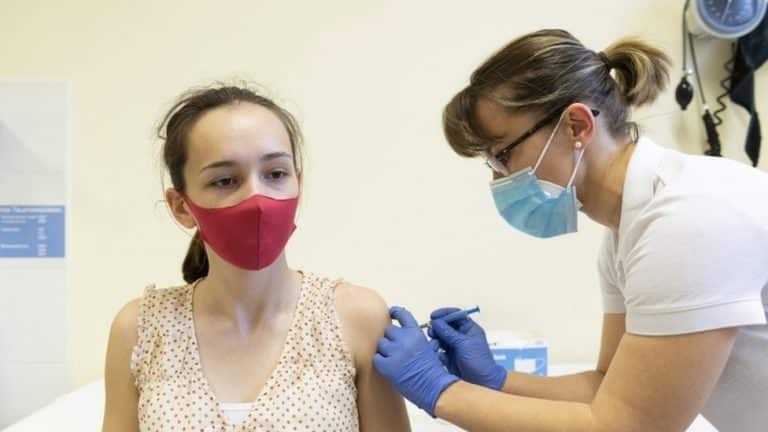 Korona virus: U Srbiji preminulo još 24 ljudi, u Indiji broj zaraženih prešao 20 miliona