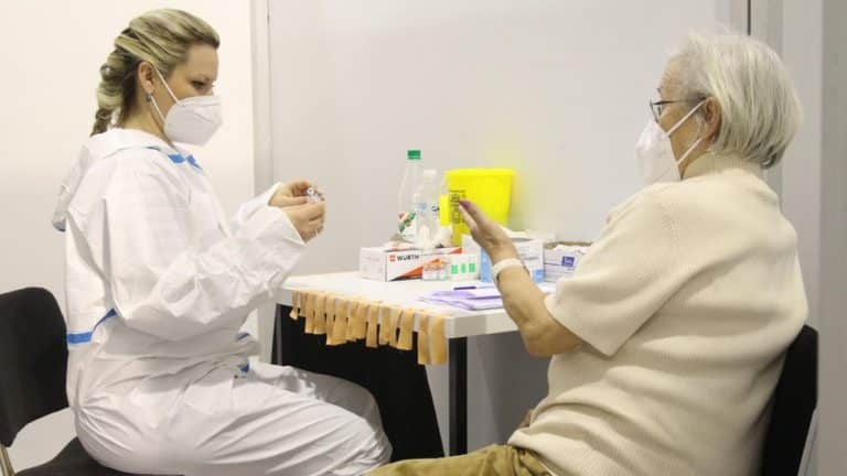 Korona virus: Drastičan pad broja zaraženih u Srbiji, Orban tvrdi – Mađarska se izborila sa trećom talasom