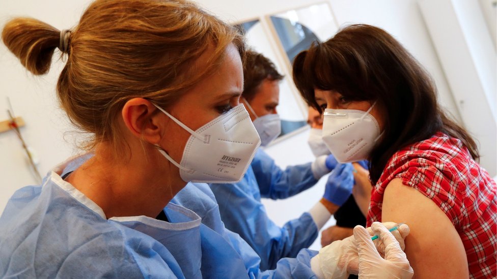 Korona virus: Blagi rast broja zaraženih u Srbiji, u Americi odobrena Fajzer vakcina za decu od 12 do 15 godina