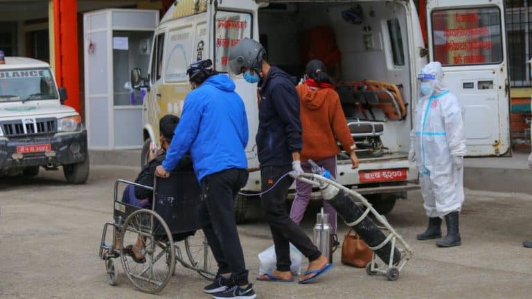 Korona virus: U Srbiji preminulo još 17 ljudi, u Slovačkoj od juna u upotrebi i Sputnjik vakcina