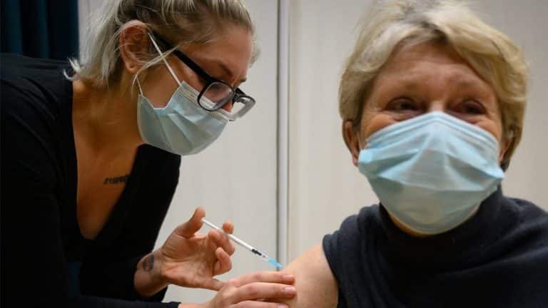 Korona virus: Osniva se Radna grupa za ispitivanje smrtnih slučajeva u Srbiji, neke zemlje prinuđene da bace neiskorišćene vakcine