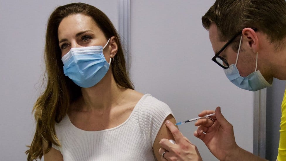 Korona virus: Pad broja zaraženih u Srbiji, vakcinisala se vojvotkinja od Kembridža Korona virus: Pad broja zaraženih u Srbiji, vakcinisala se vojvotkinja od Kembridža