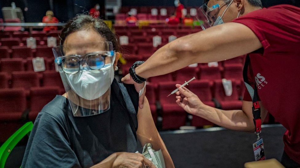 Korona virus: U Srbiji ugostitelji rade do ponoći, SZO odobrila još jednu kinesku vakcinu