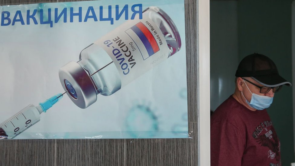Korona virus, vakcine i Rusija: Crno tržište lažnih potvrda o vakcinaciji