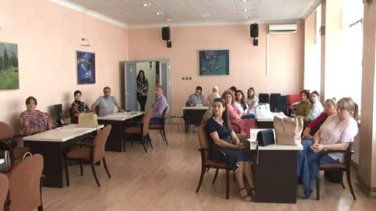 U Novom Pazaru se održava dvodnevni seminar “Praktični pristupi deci sa teškoćama u razvoju”