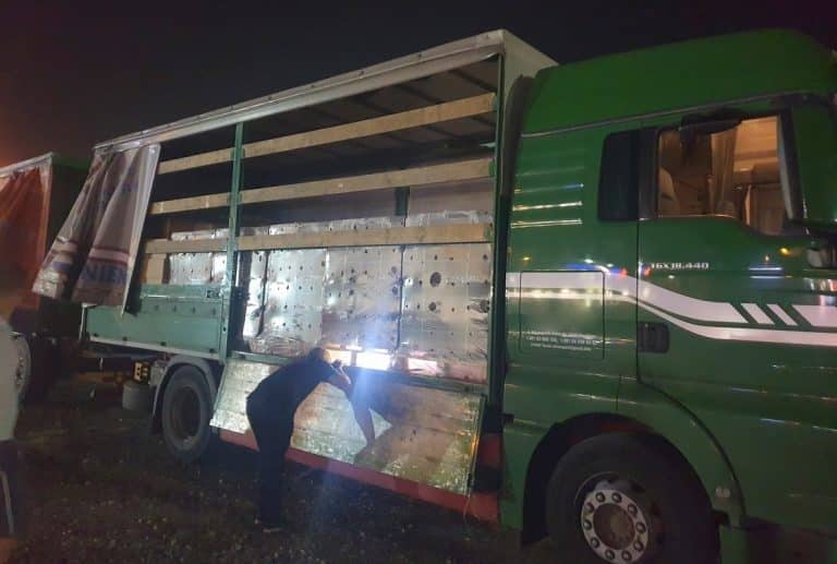 Kamiondžija švercovao dve tone duvana za nargile