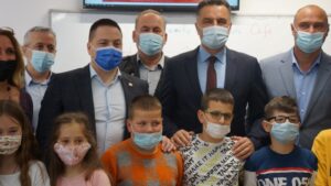Ružić: Opasno i sramno saopštenje BNV, himna će se i dalje emitovati u školama