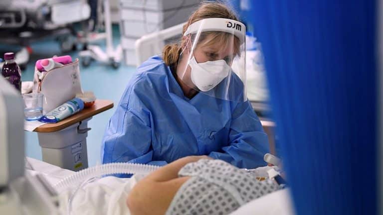 Korona virus: Vreme je za nove mere u Srbiji, tvrde stručnjaci – CNN otpustio radnike koji su nevakcinisani išli u redakciju