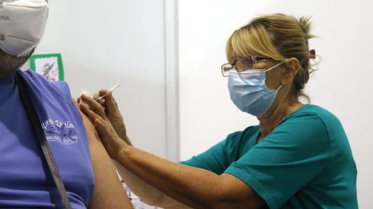 Korona virus: Blizu 1.900 novozaraženih u Srbiji, u utorak zaseda Krizni štab, preporuka trudnicama da se vakcinišu, deca u Izraelu polaze u školu