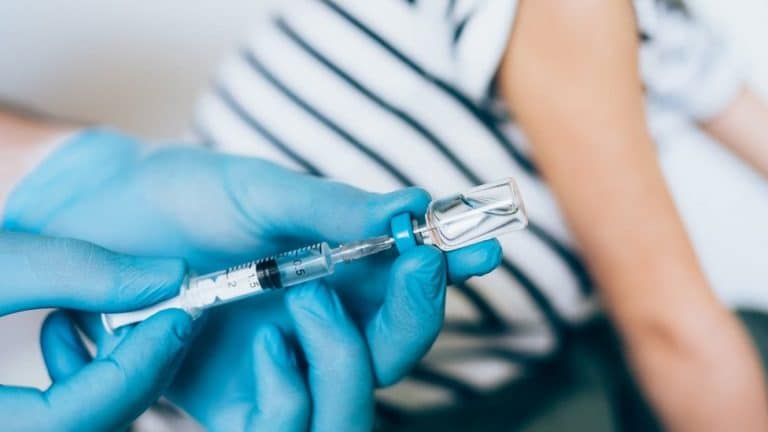 Korona virus: Više od 6.400 novozaraženih u Srbiji, još 38 preminulih, Fajzer vakcina „bezbedna za decu mlađu od 12 godina“