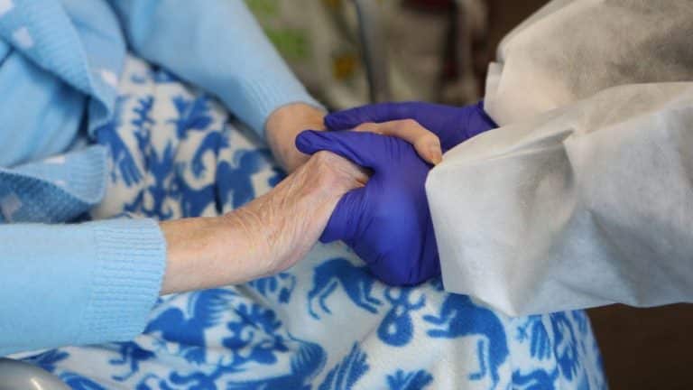 Korona virus: Više od 5.000 novih slučajeva zaraze u Srbiji, Švedska ukida gotovo sve mere krajem septembra