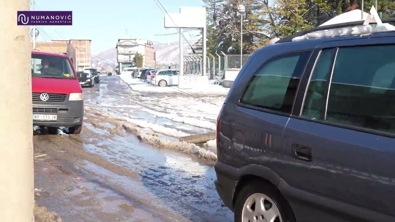 Bandera i dalje blokira saobraćaj u industrijskoj zoni Novog Pazara: Vozači apeluju na nadležne