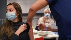 Korona virus: Blizu 6.500 novozaraženih u Srbiji, Rusija najavljuje da bi SZO uskoro mogla da prizna Sputnjik