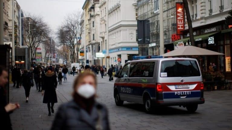 Korona virus i Austrija: Kako se nevakcinisani privikavaju na stroge mere