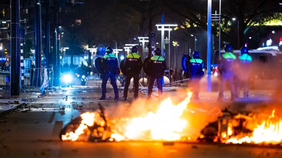 Korona virus i protesti: Zašto u Evropi izbijaju neredi