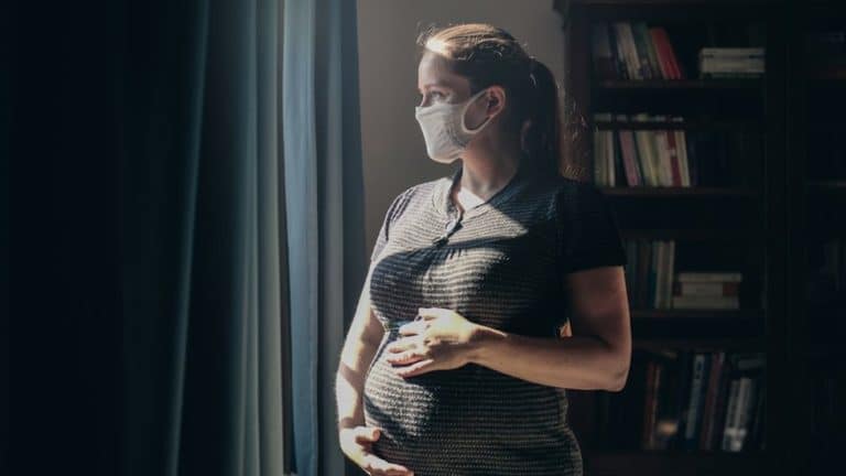 Korona virus i žene: Vakcine protiv kovida bezbedne u trudnoći – pokazuje studija