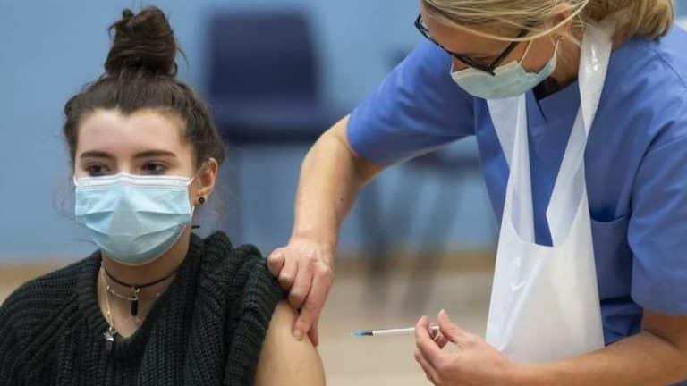 Korona virus: Smanjen broj novozaraženih u Srbiji, EU razmatra uvođenje obavezne vakcinacije, SZO veruje da će vakcine štititi i od novog soja