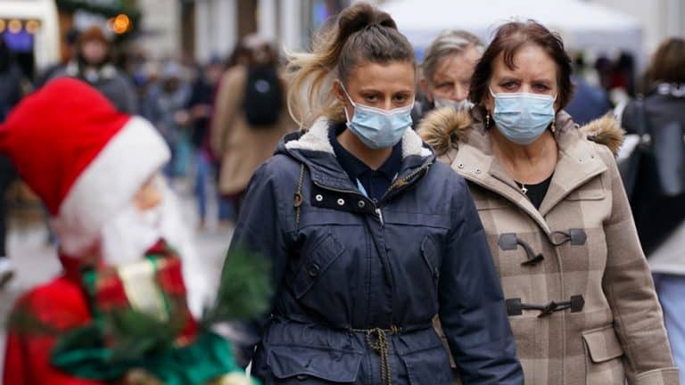 Korona virus: Manje zaraženih u Srbiji, dve doze vakcine ne štite od omikron soja, treća je ključna – studija u Britaniji