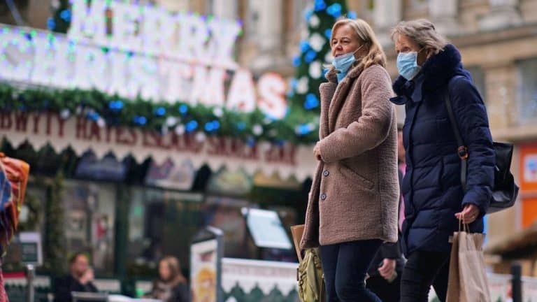 Korona virus: U Srbiji manje od 1.000 novozaraženih, u Danskoj zbog rekordnog broja zaraženih pooštravaju mere