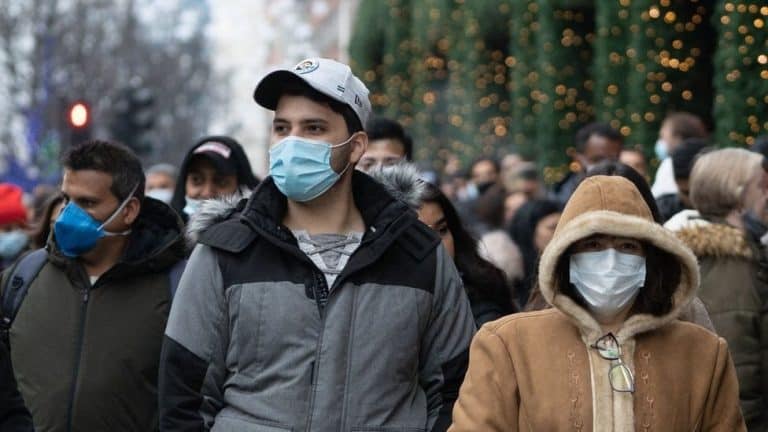 Korona virus: Zbog omikrona lekari u Srbiji strahuju od novog talasa, u Njujorku obavezna vakcinacija i za decu