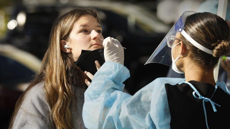 Korona virus: Metak u koverti za italijansku imunološkinju, na Božić registrovano više od 7.500 novozaraženih u Srbiji