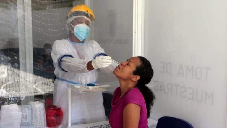 Korona virus i omikron soj: Koliko je dugo zarazan neko sa kovidom