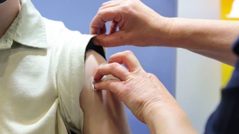 Korona virus: U Srbiji skoro 20.000 novih slučajeva zaraze, u Australiji rekord preminulih u danu, u Rusiji raste broj novozaraženih