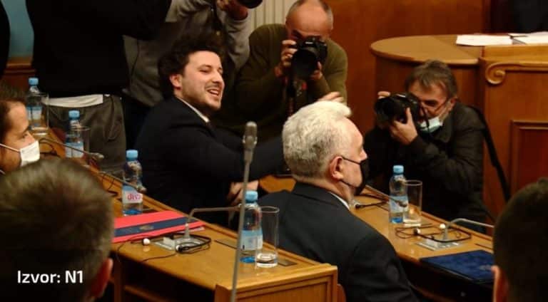 Izglasano nepoverenje Vladi Crne Gore premijera Zdravka Krivokapića