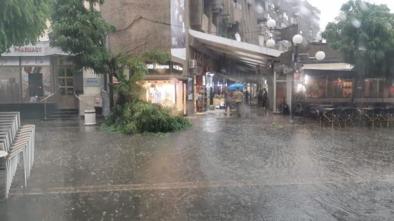 Upozorenje RHMZ: Stižu jaki pljuskovi i grad