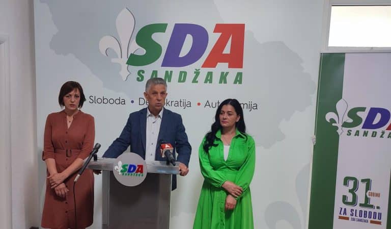 Ugljanin: Nema razgovora sa Vučićem dok ne prizna genocid u Srebrenici (video)