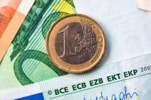 „Plate od 1. januara veće do 14 odsto, penzije od oktobra oko 10 odsto“