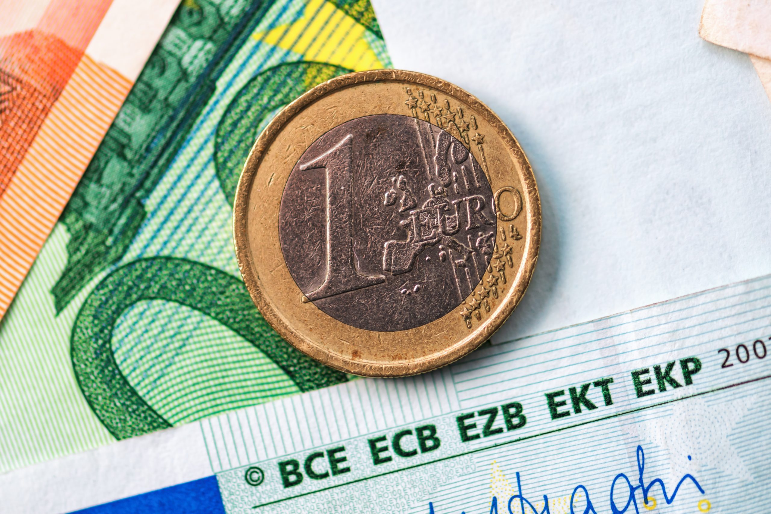 Nova ekonomija: Jačanje dolara može povećati javni dug Srbije za 580 miliona evra