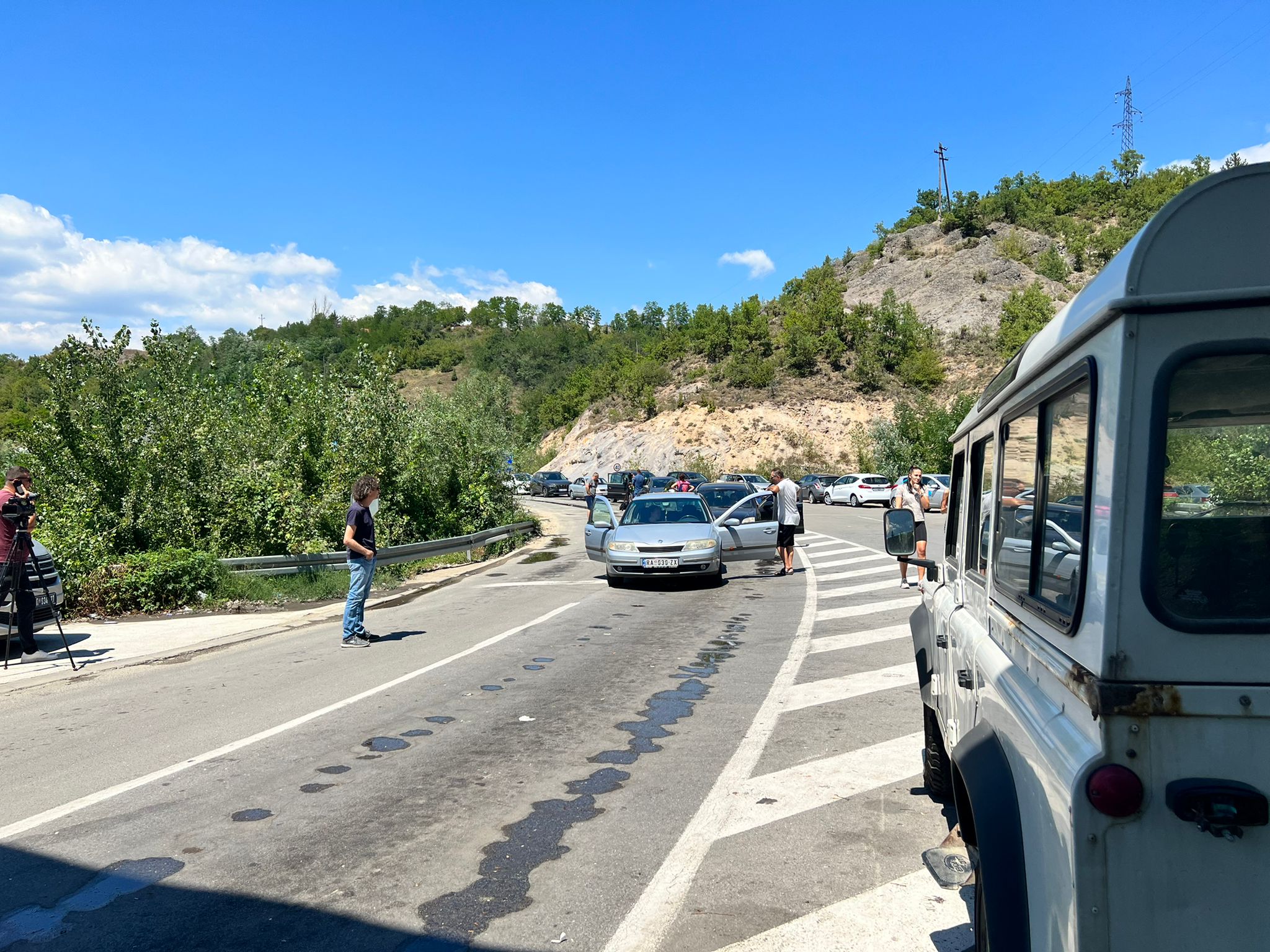 Kolone automobila na graničnom prelazu Jarinje-uskoro otvaranje ovog administrativnog prelaza