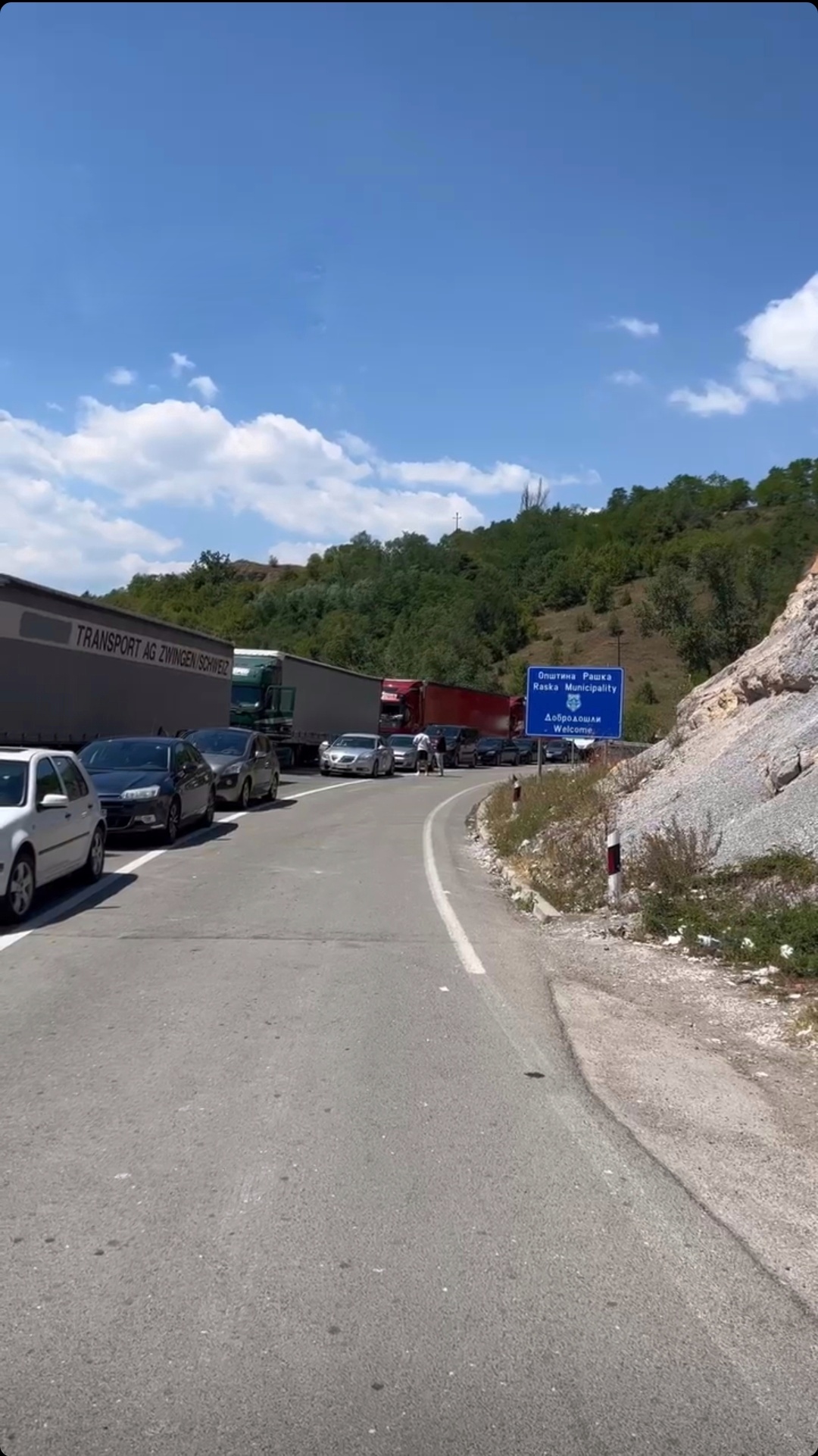 Otvoren granični prelaz Jarinje (video)