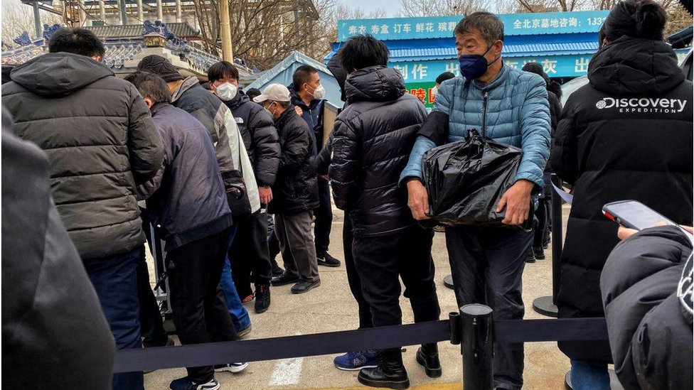 Korona virus i Kina: Zašto se prave redovi pred krematorijumima