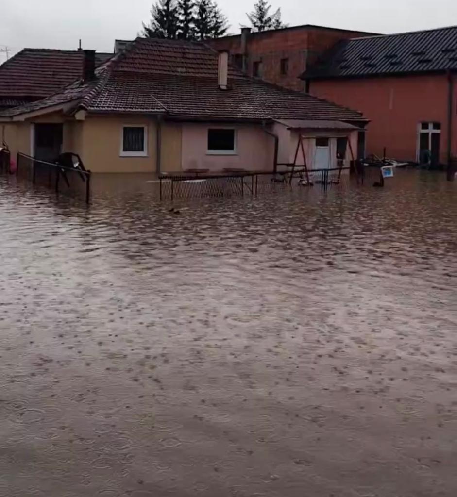 Mujagić: Vodostaj Grabovice enormno narastao, u Sjenici haotično stanje