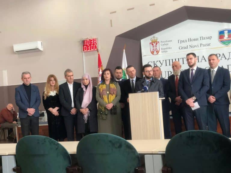 Opozicija: Vlast beži od odgovornosti (video)