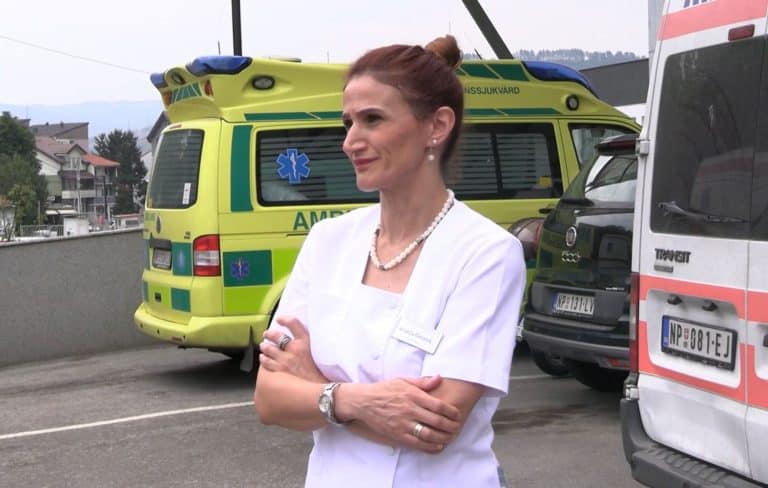 HEROJSKI ČIN: Ovo je doktorka koja je prva priskočila u pomoć povređenoj bebi u zabavnom parku (VIDEO)