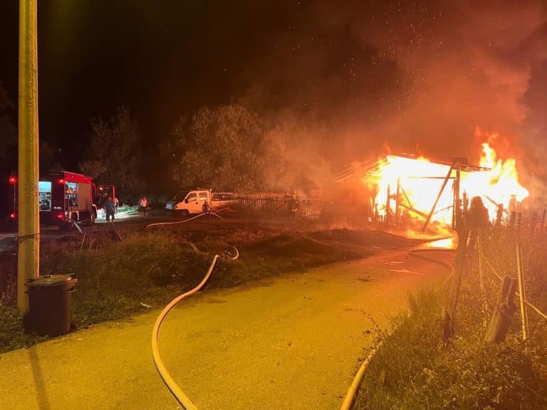 Veliki požar u naselju Selakovac