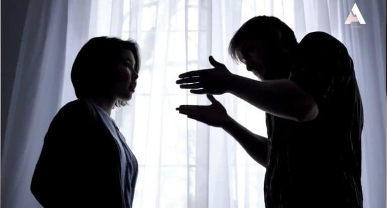 ANKETA: Brakovi prolaze kroz velike krize pre razvoda- kako to izgleda u Novom Pazaru? (VIDEO)