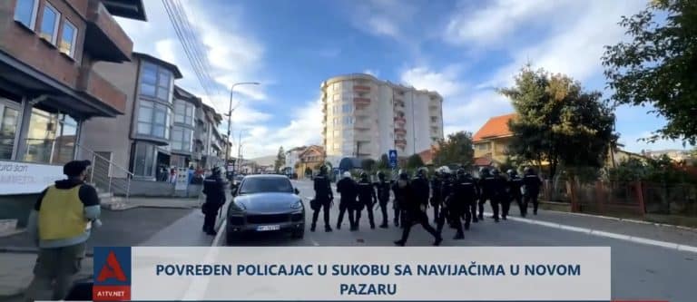Povređen policajac u sukobima sa navijačima