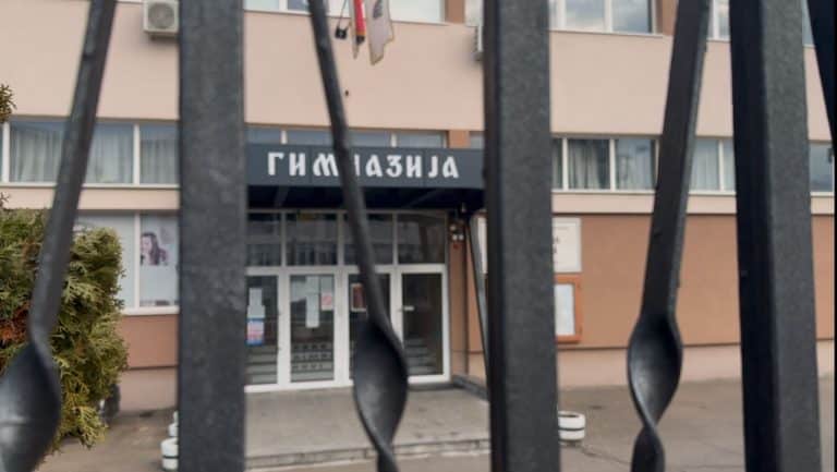 A1 proverava kakva je situacija u školama tokom druge smene